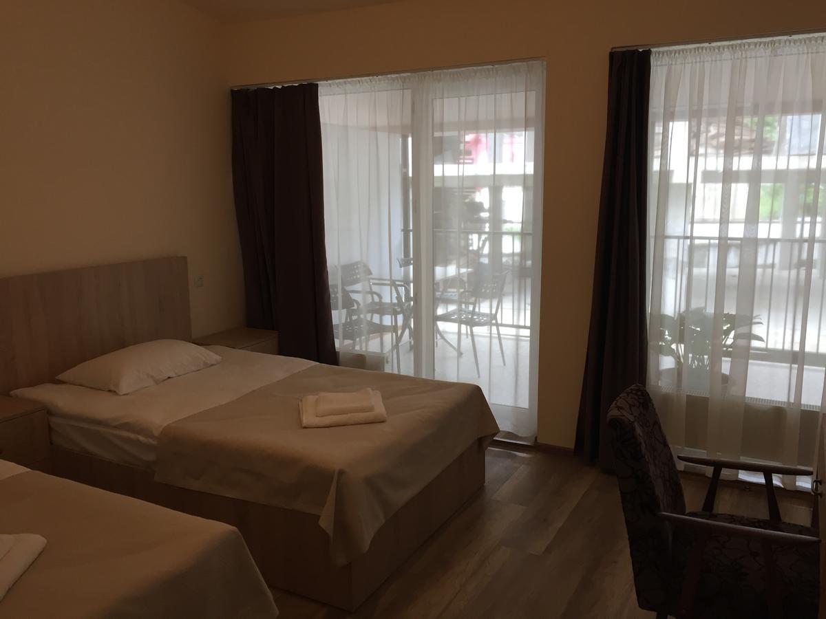 R And B Hotel Borjomi Exterior photo