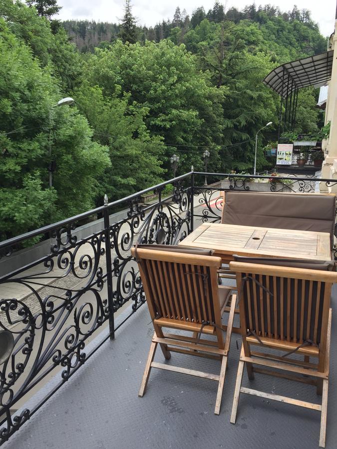 R And B Hotel Borjomi Exterior photo